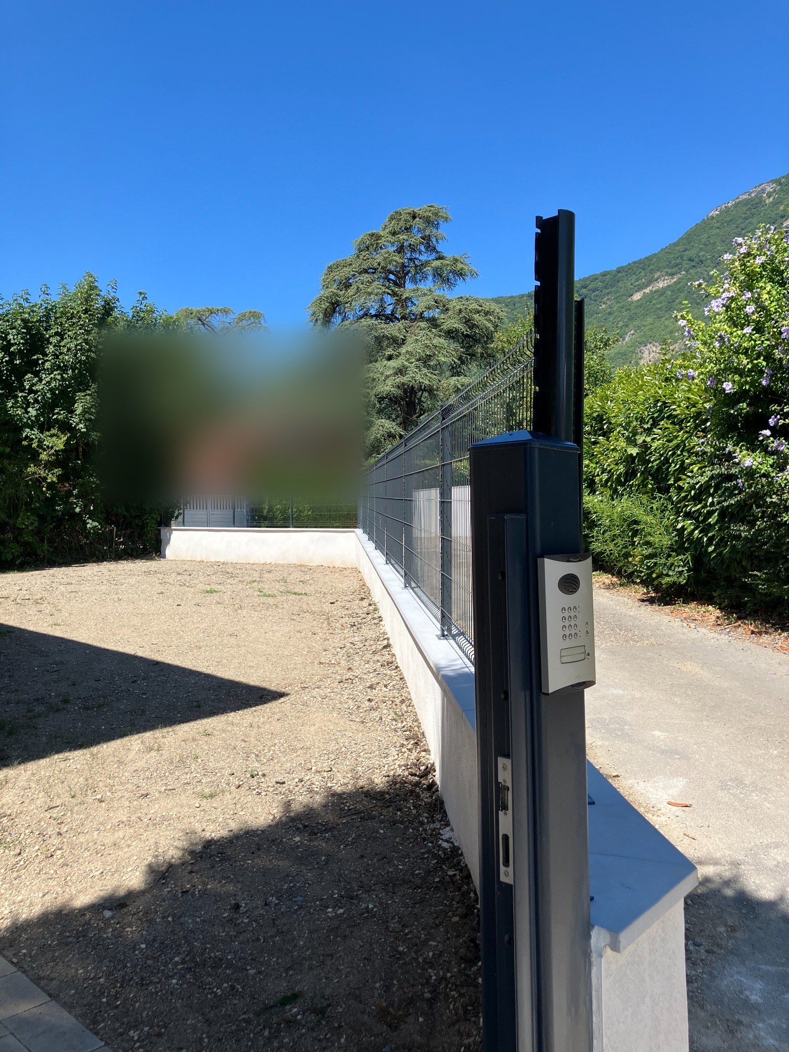 Muret et clôture terminés